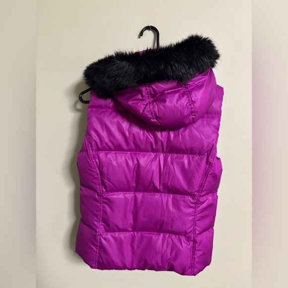 Juicy Couture Vest Fuchsia Purple Gold Zip Faux Fur Removable Hood Size Medium - Picture 2 of 10